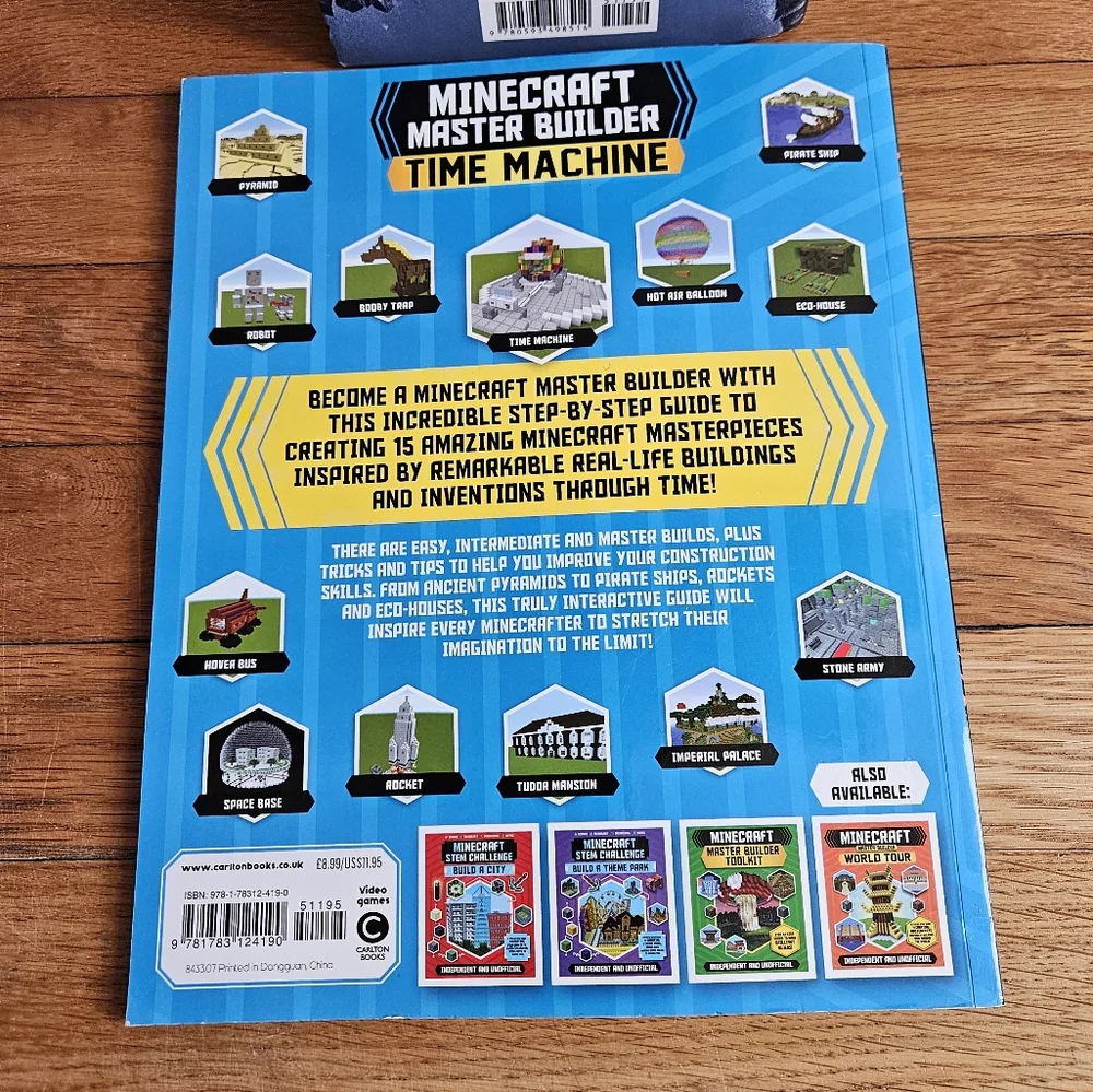 Minecraft Zombies! and Minecraft Master Builder Time Machine Set Of 2 Like New